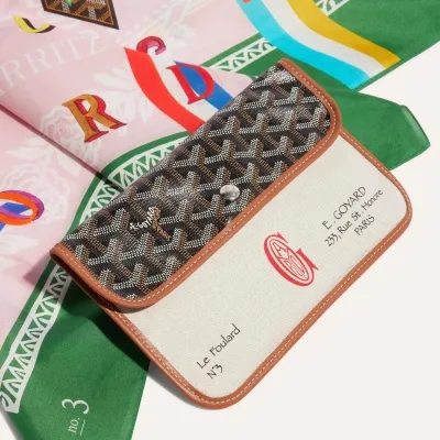 Scarf N°3 - Green & Pink
