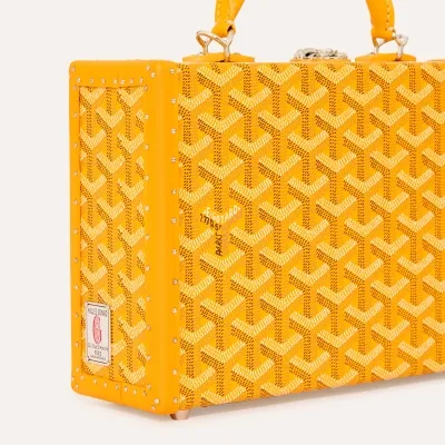 SAC MALLE GRAND HOTEL 1 PM Yellow