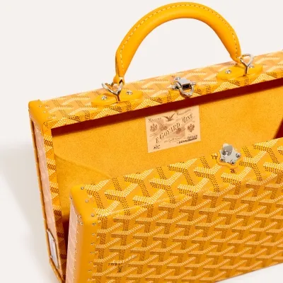 SAC MALLE GRAND HOTEL 1 PM Yellow