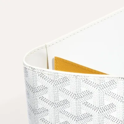 PORTE-PASSEPORT GRENELLE BANDES INITIALES ECO White